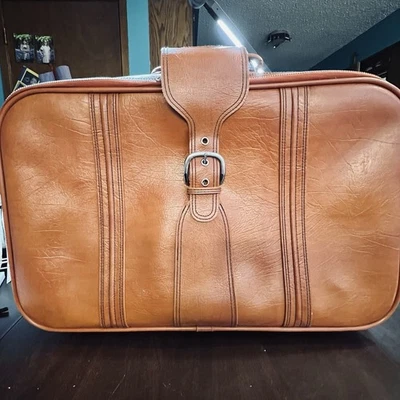 Maleta de colección Sears Featherlite con ruedas marrón forrada equipaje con llave años 70 Foto 1 de 4