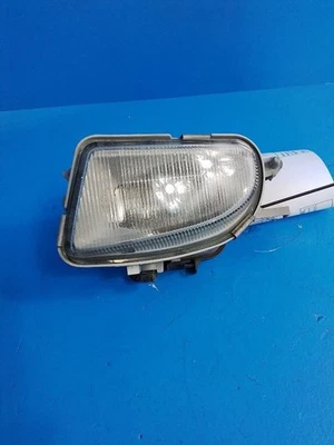 Luz de estacionamiento/esquina del conductor Mercedes Benz CLK320 2002 tipo 208 conducción antiniebla se adapta a 98- Foto 1 de 4