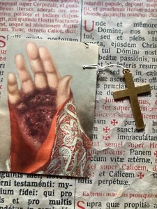 RARE ex-voto Padre Pio's stigmata: for grace received with bronze cross - 1970's - Picture 1 of 8