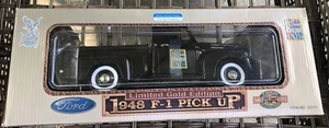 Road Legends Ford 1948 F-1 Pick-Up Limited Gold Edition 1:18 Die Cast New - Picture 1 of 5