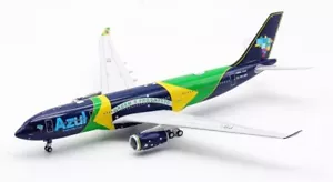 1:200 IF200 blu - Airbus A330-243 - PR-AIV con supporto - Foto 1 di 15