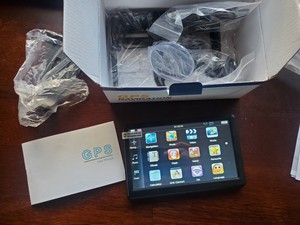 NEW IN BOX AROVA 7 inch GPS Navigator