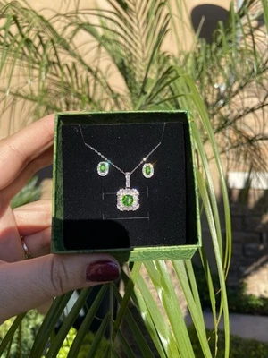 Conjunto de colar e brincos diópsido de cromo natural S925 com detalhes Czs - Imagem 1 de 3