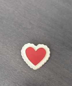Valentine Heart HALLMARK CARDS Vintage Resin Brooch Pin - Picture 1 of 3