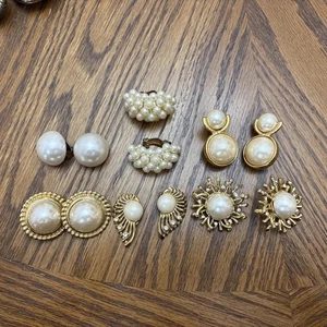 Juego de 6 pendientes vintage de clip de perlas de imitación tono dorado - Imagen 1 de 24