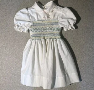 Vtg Girls Dress Size Medium White Smocked Puff Sleeve Knee Length - Picture 1 of 8
