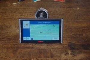 sixgo touch screen gps black full color good working condition  - Picture 1 of 3
