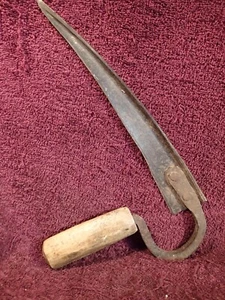 SMALLER ANTIQUE HANDFORGED SICKLE TOOL FOLK ART SWEDEN SWEDISH SCANDINAVIA - Picture 1 of 6