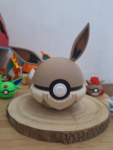 Eevee Big Pokeball Pokemon - Picture 1 of 3