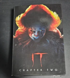 Modellino NECA Ultimate Pennywise 7" - IT Capitolo 2 (2019) nuovo sigillato - Foto 1 di 7
