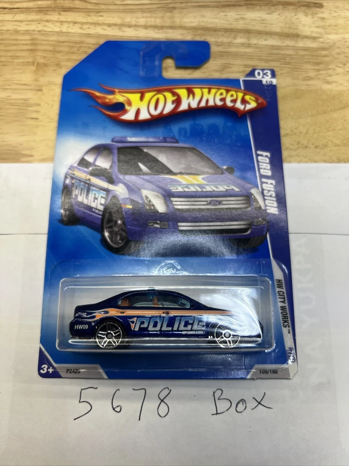 2009 Hot Wheels #109 HW City Works 3/10 FORD FUSION Police Blue Variant w/PR5 Sp - Image 1 of 4