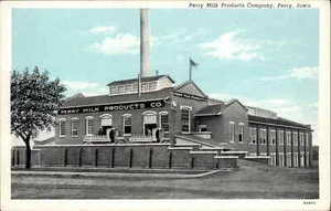 Perry IA Milk Products Co Postcard - Picture 1 of 2