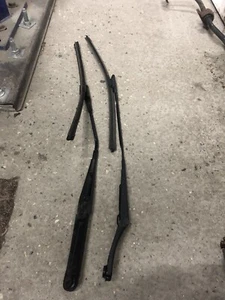 AUDI TT MK2 WIPER ARMS LEFT & RIGHT SIDE 2006-12 8J MK2 - Picture 1 of 10