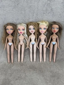 Bratz Doll Dynamite & Bedroom Cloe, Rodeo Sorya, Adventure Girlz & Soccer Yasmin - Picture 1 of 8