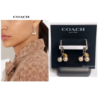 Pendientes Huggie Coach Kisslock Cherry Plateado Latón Perlas de Vidrio y Circonita cúbica NUEVO CON ETIQUETAS Foto 1 de 4