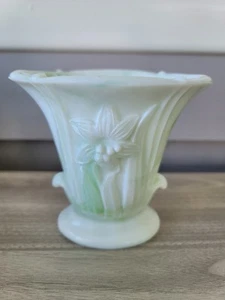 VTG Akro Agate Green Swirl Lily Slag Milk Glass Vase USA 4.35" x 4.5" - Picture 1 of 8