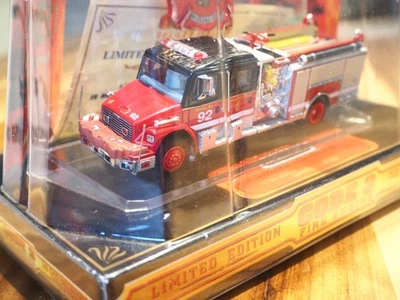 Code 3 CFD 1:64 Limited Edt. Chicago Freightliner Pumper Engine Co. 92 - Bild 1 von 4
