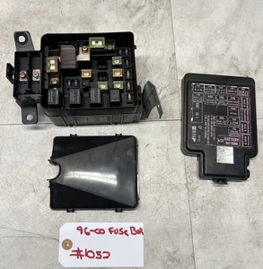96-00 HONDA CIVIC MAIN UNDER HOOD ENGINE BAY FUSE BOX W LID COVER FUSES RELAYS - Picture 1 of 8