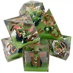 Juego de dados - Duendes de dados - Hecho a mano - 7 dados de resina - Imagen 1 de 5