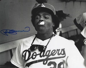 LA DODGERS PEDRO GUERRERO  SIGNED 8x10 PHOTO  W/ COA - Picture 1 of 1