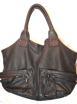 Bolsa hobo de couro preta Gianni Bini - Imagem 1 de 4