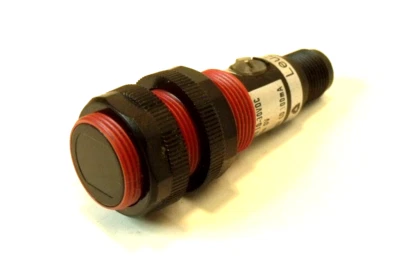 Leuze Electronic RK 318K/P-81-S12 Retro-Reflective Photoelectric Sensor - Image 1 of 4