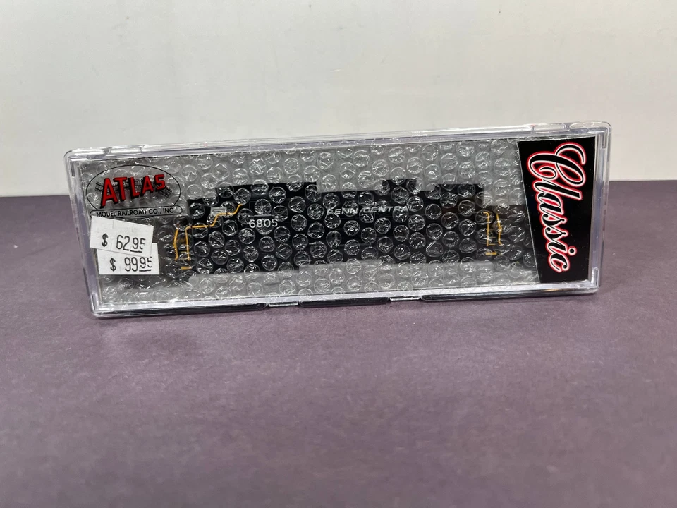 Atlas N Scale Train Locomotive Engine 42310 RSD-5 PENN CENTRAL 6805 Classic - Image 1 of 4