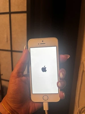 Apple iPhone 5s A1453 16 GB - TAL CUAL solo para piezas/reparación - No se enciende la prueba Foto 1 de 3