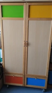 Kinderzimmer Kleiderschrank, 176h-98b-56t, Buche mit farbigen Einsätzen - Bild 1 von 7