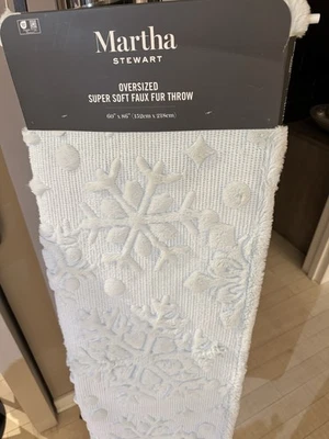 "Manta Martha Stewart de gran tamaño súper suave de piel sintética azul claro 60""x 86""" Foto 1 de 4