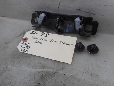 2005 VOLVO V50 REAR CARGO DOOR STRIKER PLATE Foto 1 de 4
