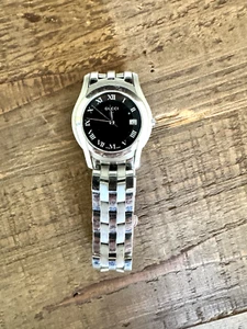 Gucci 5500M Silver Stainless Steel Classic Swiss-Made 35mm Unisex Luxury Watch - Picture 1 of 3