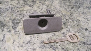 2005 Kia Sedona Glove Box Latch Handle Gray with Screws and key - Picture 1 of 2