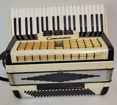 Acordeão/acordião baixo Camerano 120 com estojo feito na Itália - Imagem 1 de 4
