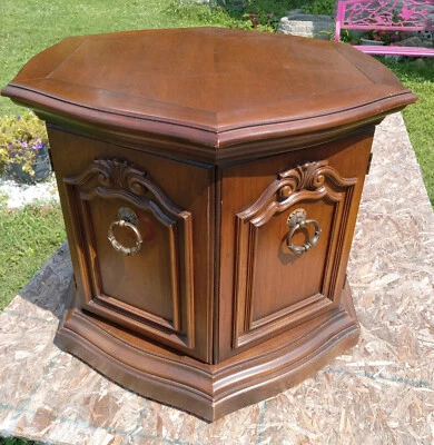 Mid Century Cherry Hexagon End Table   (ET630) - Image 1 of 4