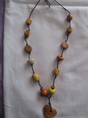 VINTAGE TAN & CREAM PAINTED  CERAMIC LONG BEAD  NECKLACE - Image 1 of 4
