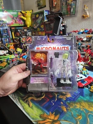 Palisades Micronauts Series 1 2002 - Membros Slithery-Skinned Invader NUEVO transparente Foto 1 de 2