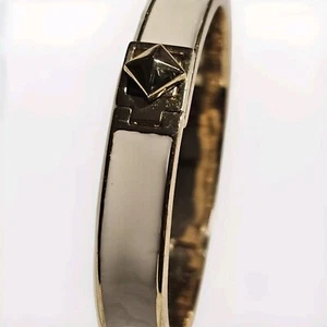 Kate Spade Signed Gold Tone Cream Enamel Turn Lock Hinged Bracelet - Imagen 1 de 19