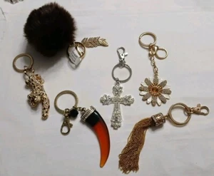 6 Vintage Schlüsselanhänger Fell & Strass viele Glitzer Leopard Kreuz Blume - Bild 1 von 7