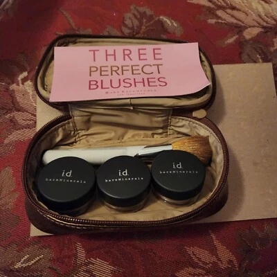 BARE MINERALS 3 PERFECT BLUSHES “MORNING BEAUTY DUSK” .57G EA MIRRORED BAG BRUSH - Image 1 of 4