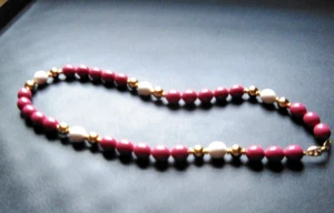 COSTUME JEWELRY - NECKLACE - PINK - WHITE - 24" LONG OPENED - Picture 1 of 2