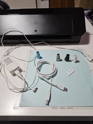 Silhouette Cameo 4 Plotter + 2 Schneidematten + Matten-Führung + Zubehör - Bild 1 von 4