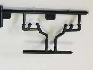 EXHAUST MANIFOLDS 4.3L V6 from 91 GMC Syclone Revell 1:25 Model 1991 Chevy S-10 - Picture 1 of 9
