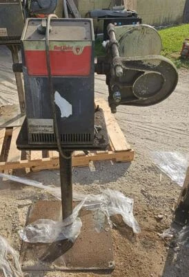 Mezclador de pintura de galón montado en pie Red Devil 110 V, 1 ph @ 60 Hz Foto 1 de 4