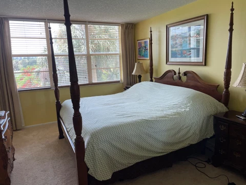 four poster cherry wood bed Cover