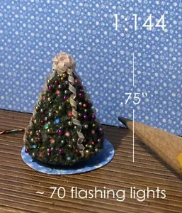 1:144 Scale - Flashing Lighted Christmas Tree - Dollhouse or 1:12 Table Display - Picture 1 of 3