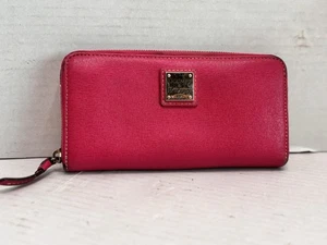 Dooney & Bourke Caliente Rosa Cuero Saffiano Cremallera Alrededor Cartera Muñequera De Colección Y2K - Imagen 1 de 11