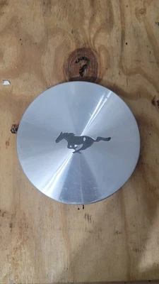 Tapacubos central de rueda Ford Mustang 1996-1998 17"" F7ZC-1A096-AA Foto 1 de 2