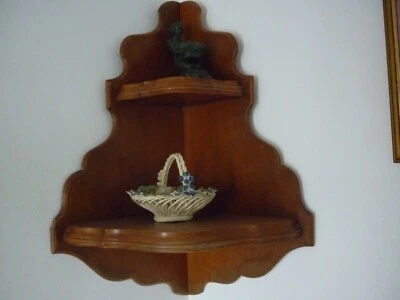 ANCIENNE ETAGERE D ANGLE EN NOYER - Photo 1/4