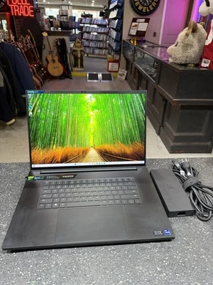 Razer Blade 18 18.4" i9-13950HX 32GB DDR5 1TB+1TB SSD NVIDIA RTX 4090 Win 11 Foto 1 de 4